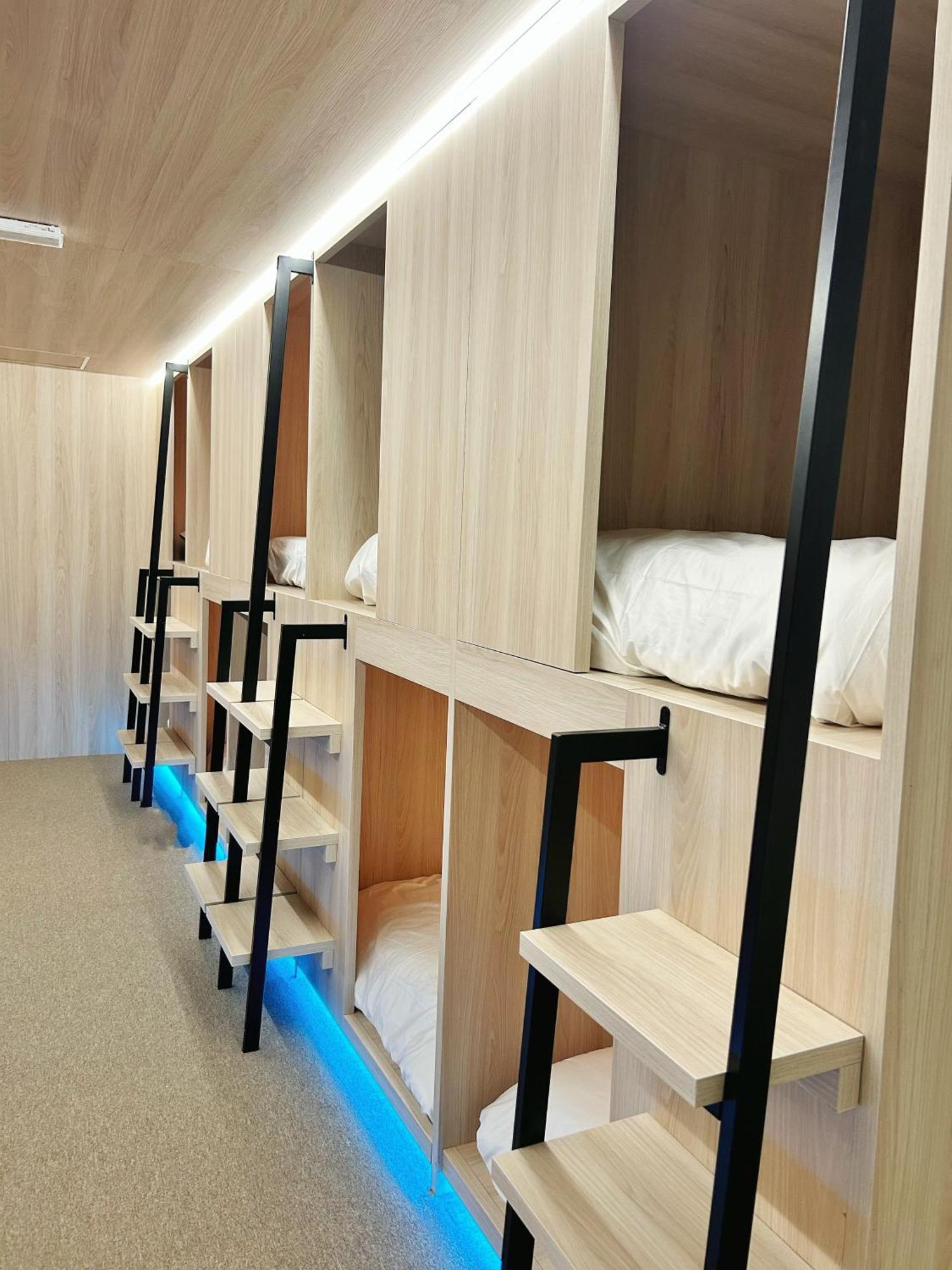 Unplan Hostel Мадрид Екстер'єр фото