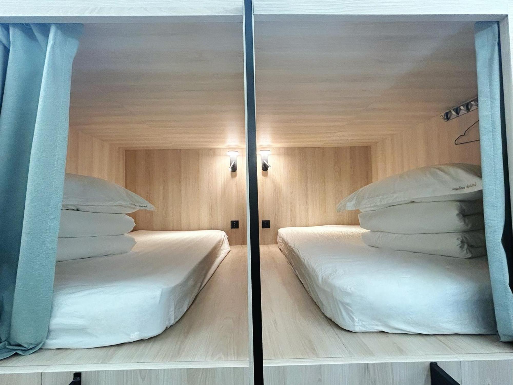 Unplan Hostel Мадрид Екстер'єр фото