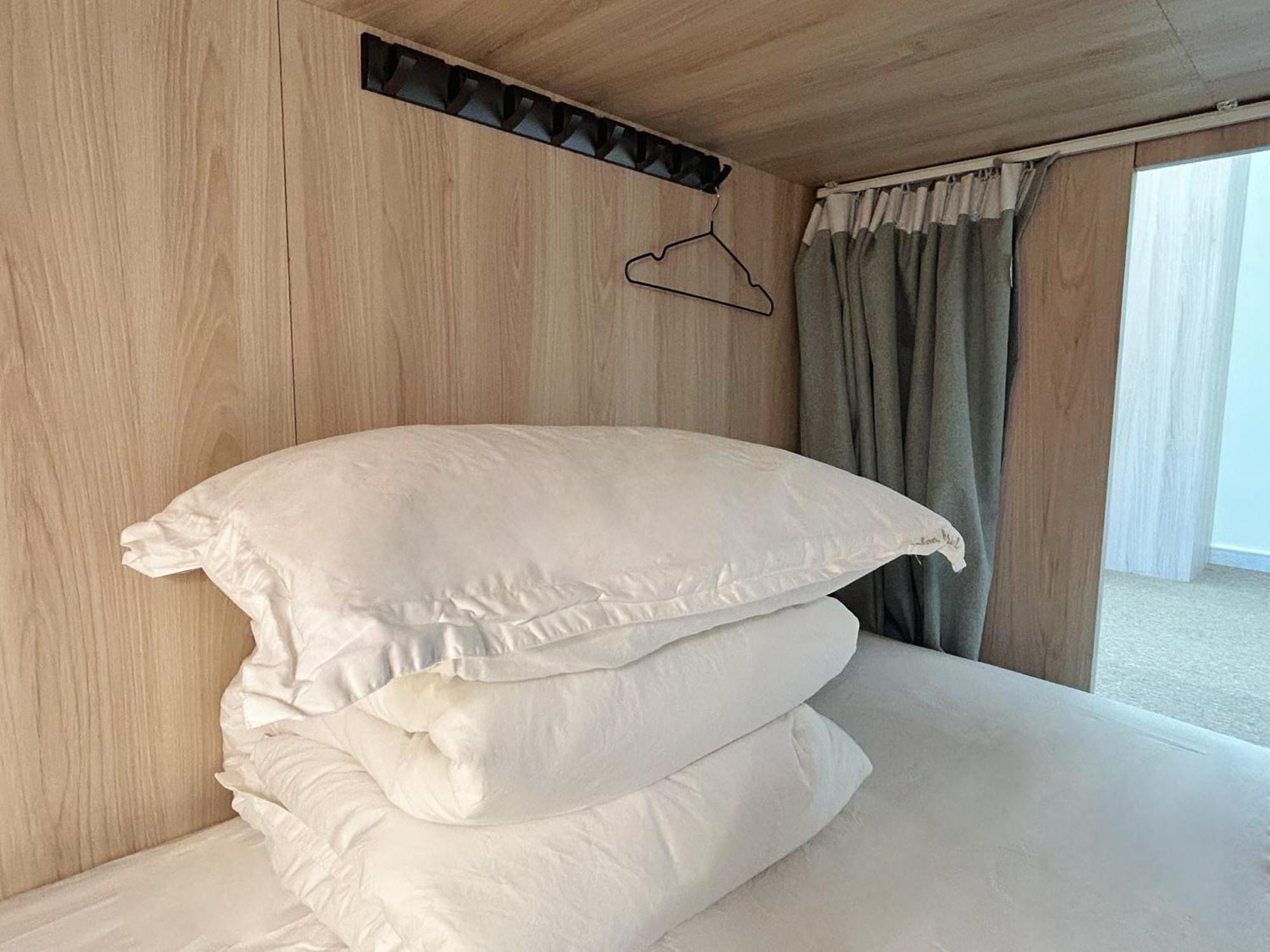 Unplan Hostel Мадрид Екстер'єр фото